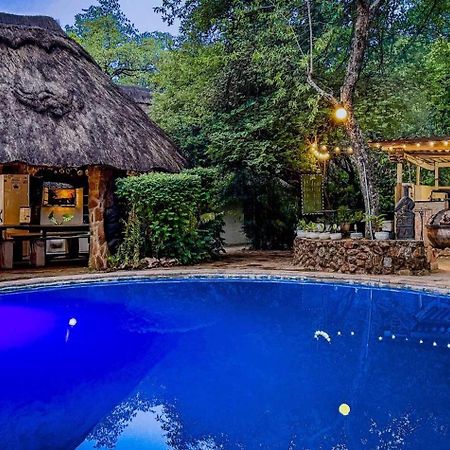 Victoria Falls Backpackers Lodge Exteriör bild