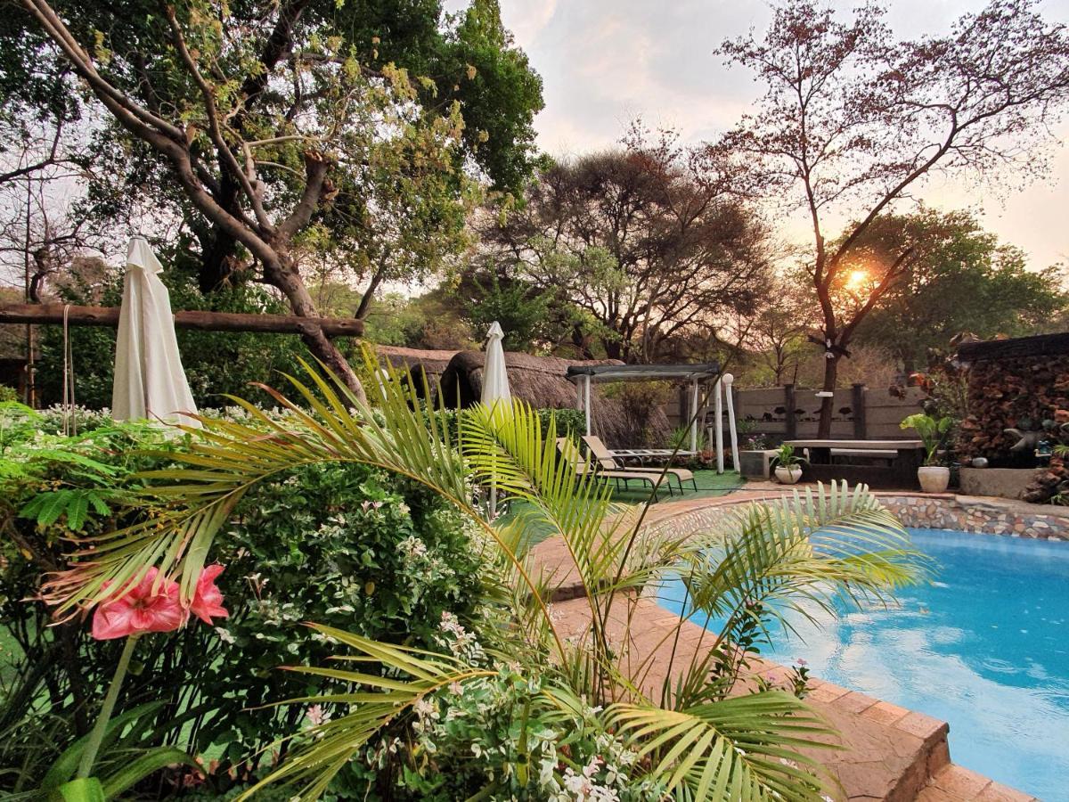 Victoria Falls Backpackers Lodge Exteriör bild