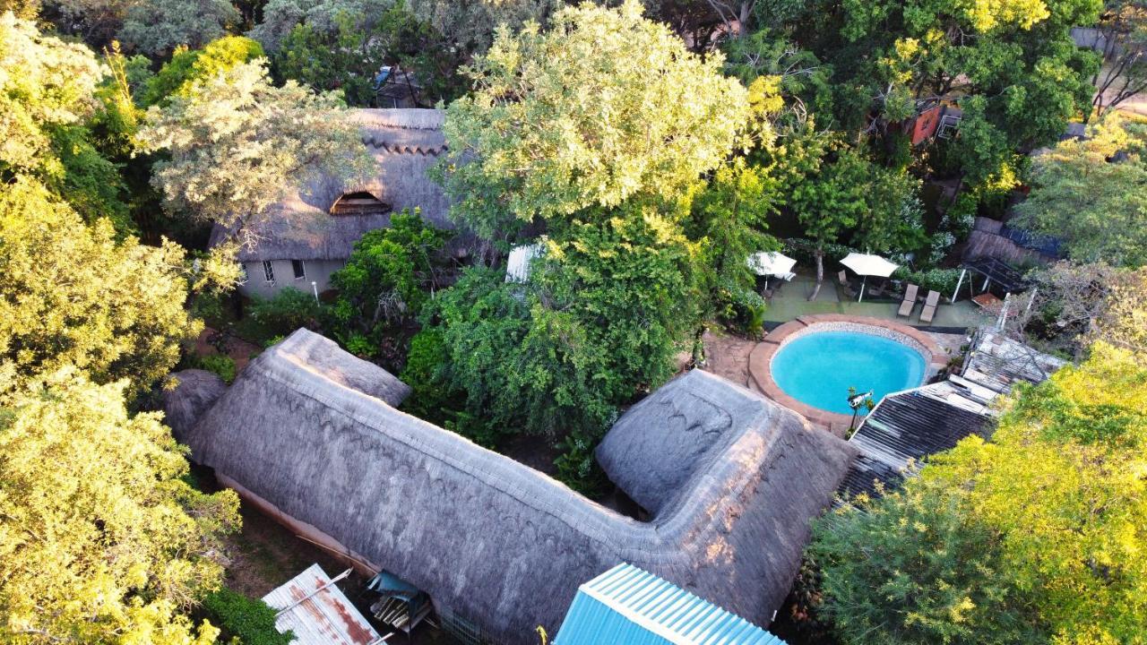 Victoria Falls Backpackers Lodge Exteriör bild