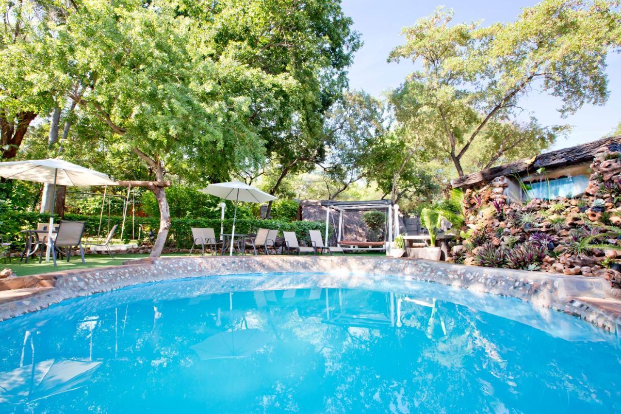 Victoria Falls Backpackers Lodge Exteriör bild