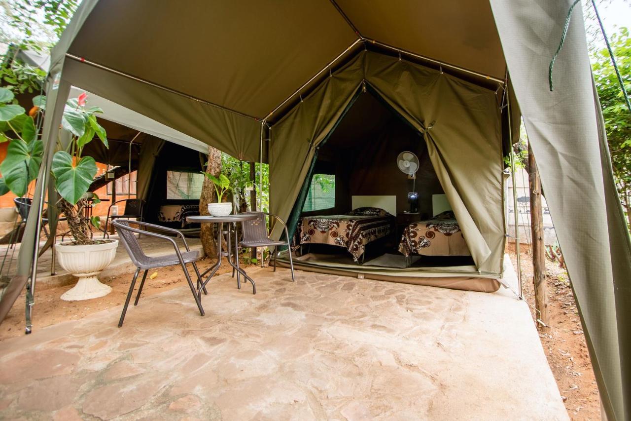 Victoria Falls Backpackers Lodge Exteriör bild