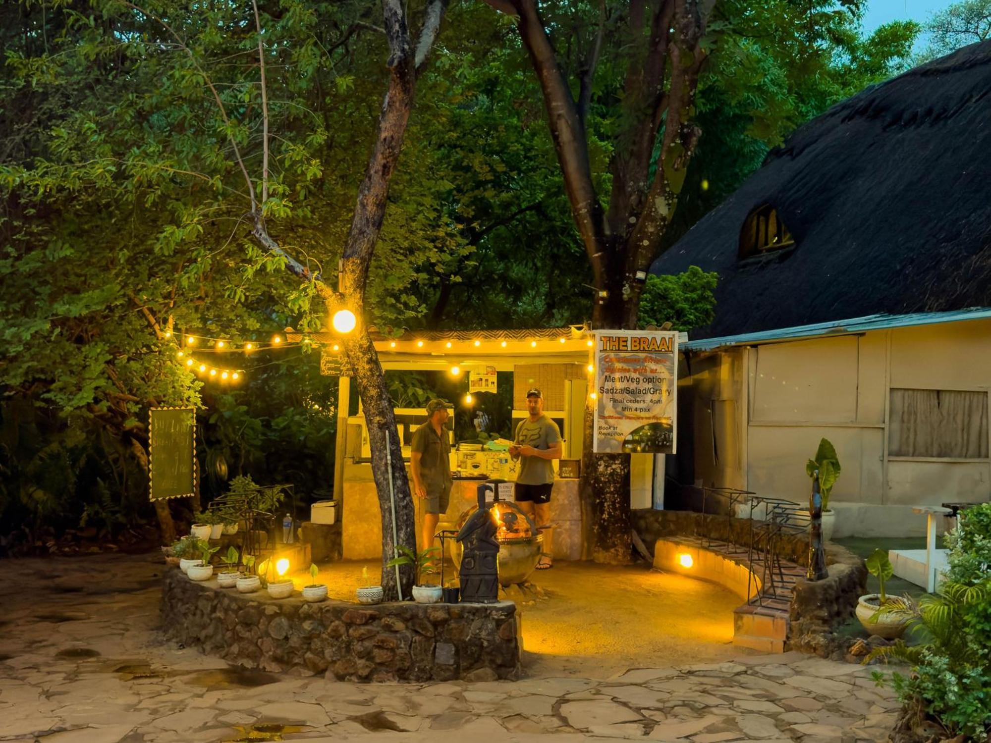 Victoria Falls Backpackers Lodge Exteriör bild