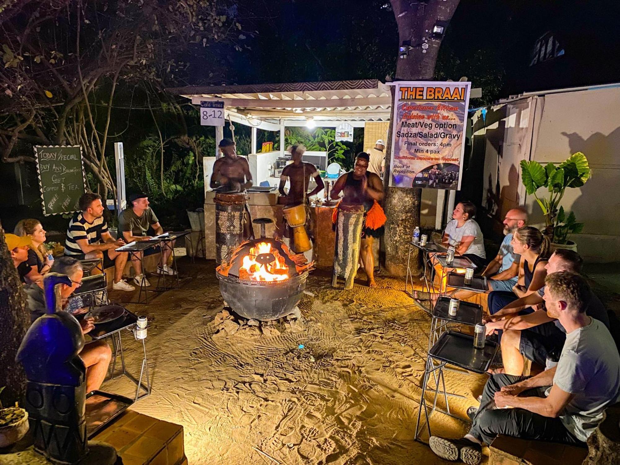 Victoria Falls Backpackers Lodge Exteriör bild